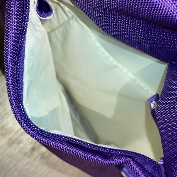 [incase] Nylon Sling Sleeve - Messenger Bag - Up to 15” Laptop - Purple - Picture 11 of 14